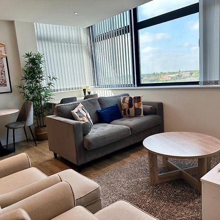 Lovely 1 Bed Apartment - Old Trafford Manchester Bagian luar foto