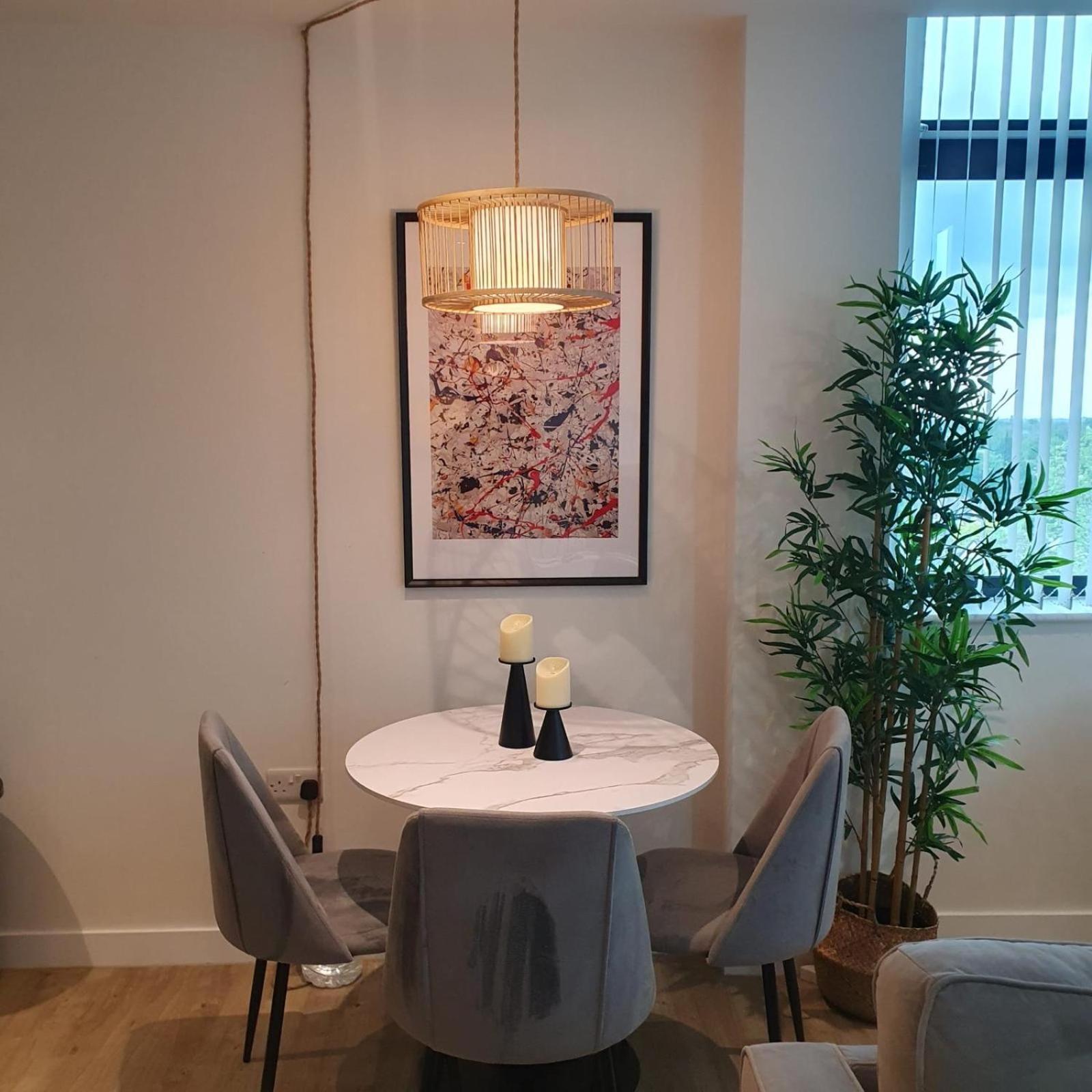 Lovely 1 Bed Apartment - Old Trafford Manchester Bagian luar foto